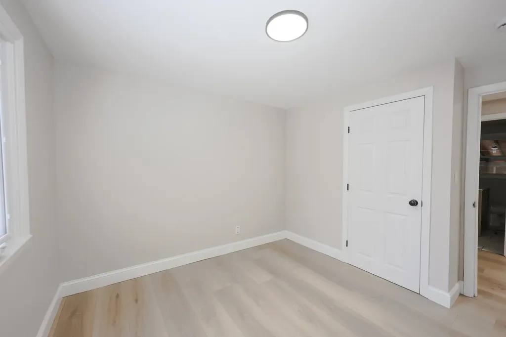 6 Mountain View Street Nashua NH 03060