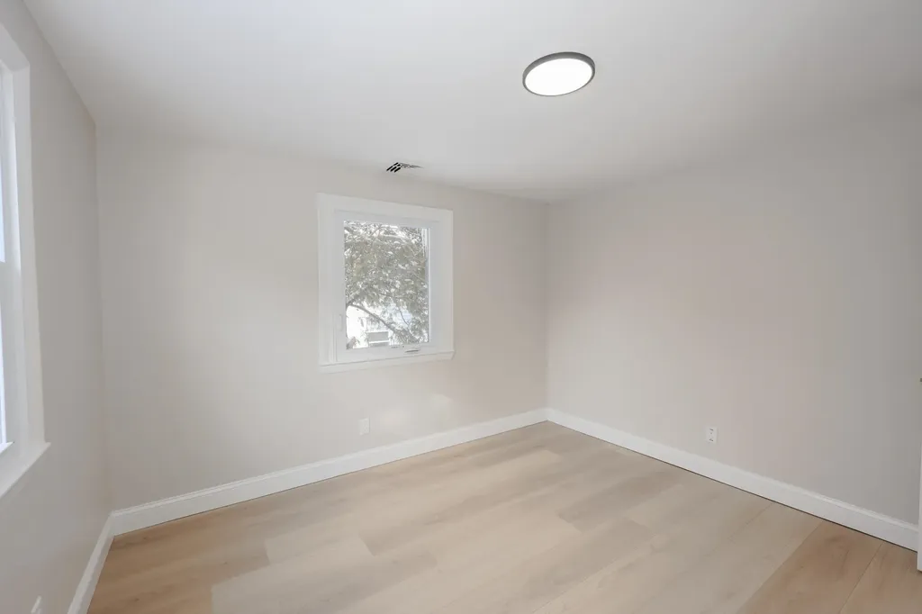 6 Mountain View Street Nashua NH 03060