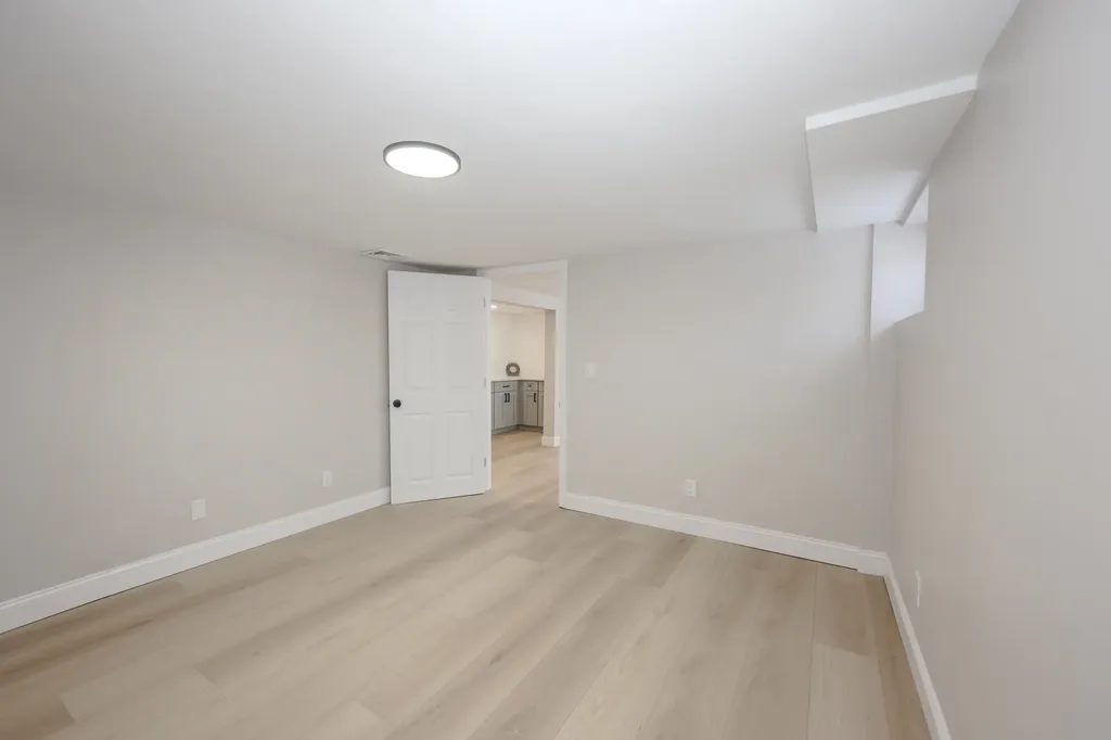 6 Mountain View Street Nashua NH 03060