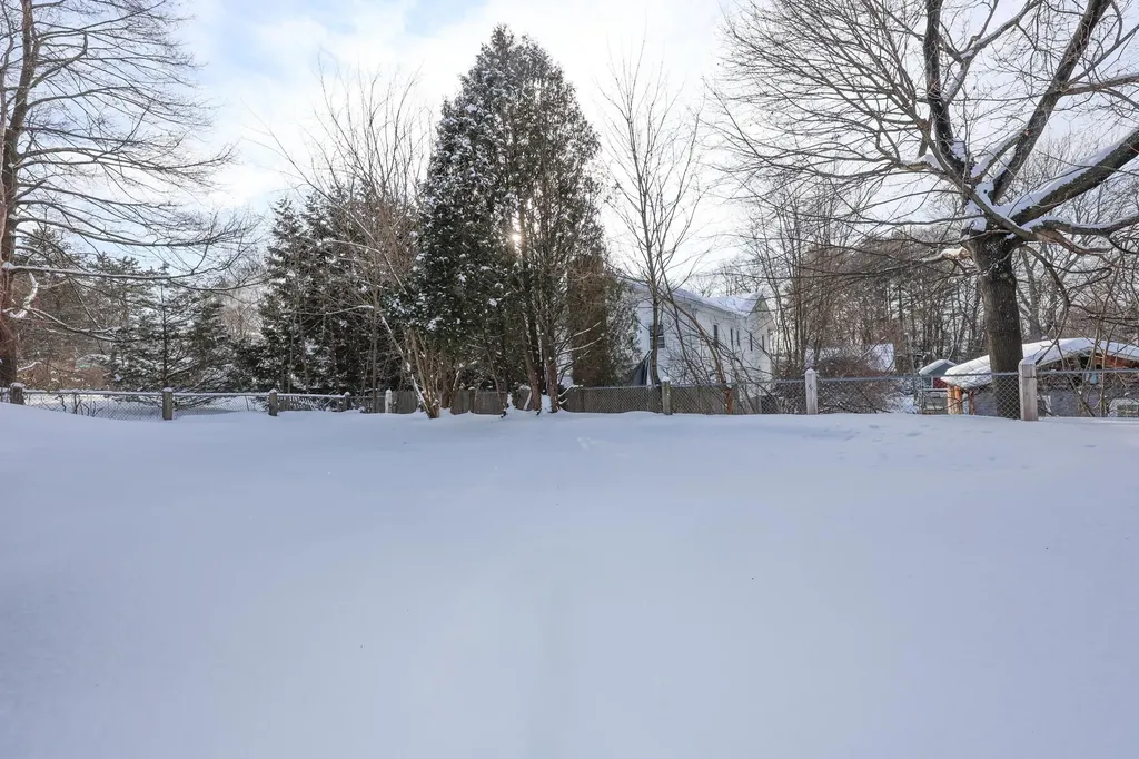 6 Mountain View Street Nashua NH 03060