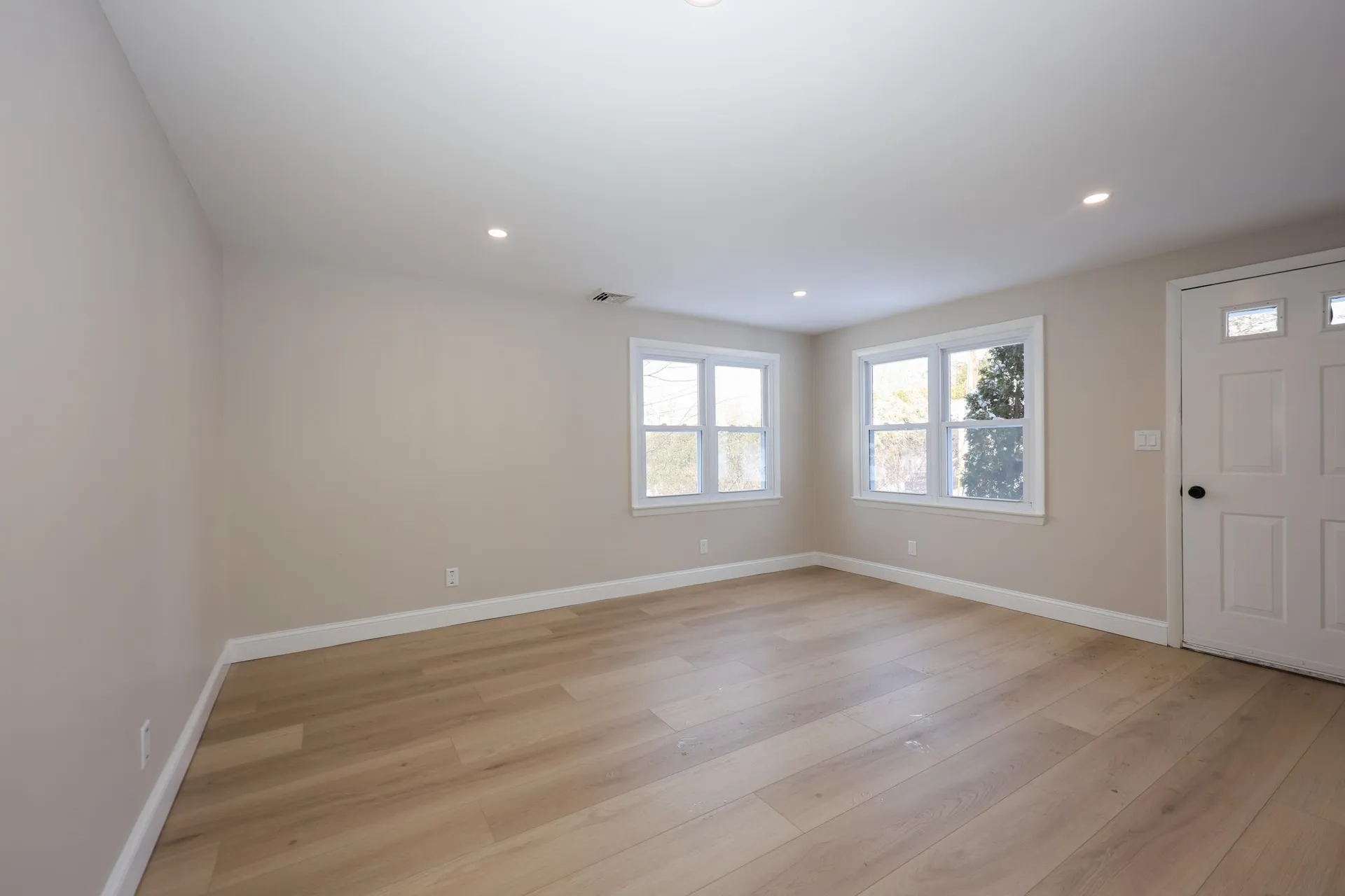 6 Mountain View Street Nashua NH 03060