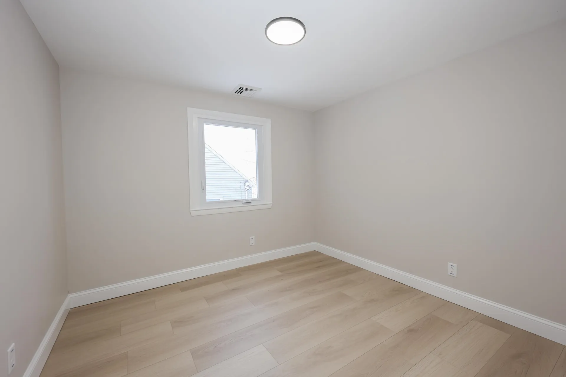 6 Mountain View Street Nashua NH 03060