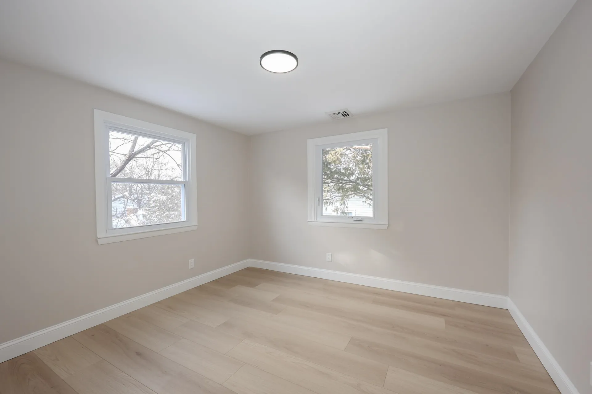 6 Mountain View Street Nashua NH 03060