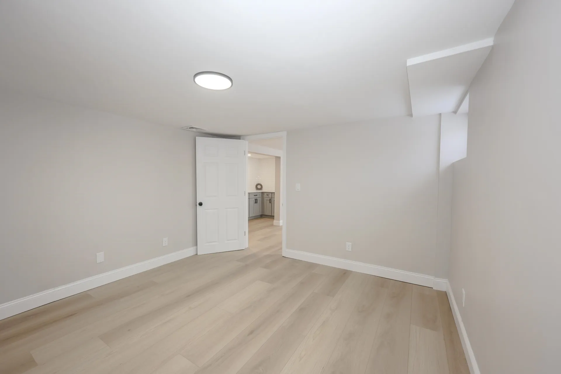 6 Mountain View Street Nashua NH 03060