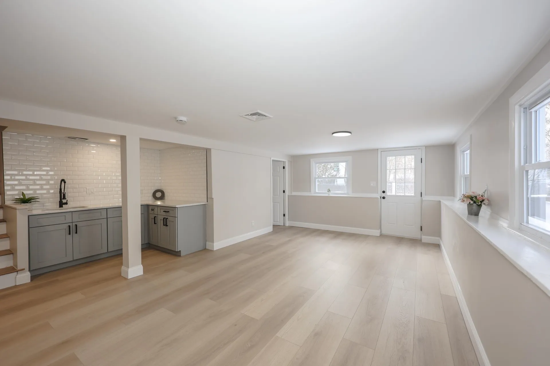 6 Mountain View Street Nashua NH 03060