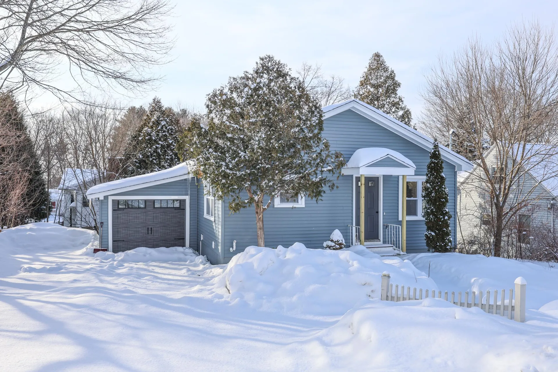 6 Mountain View Street Nashua NH 03060