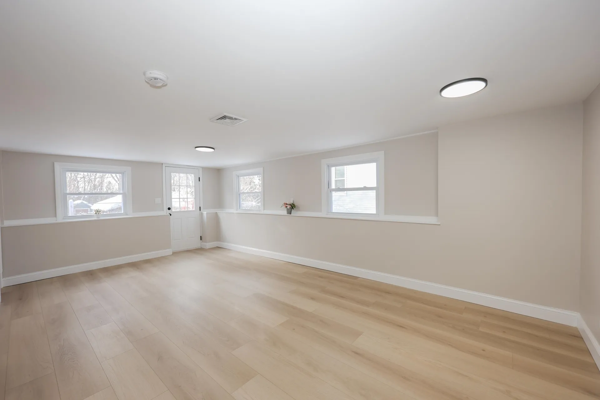 6 Mountain View Street Nashua NH 03060