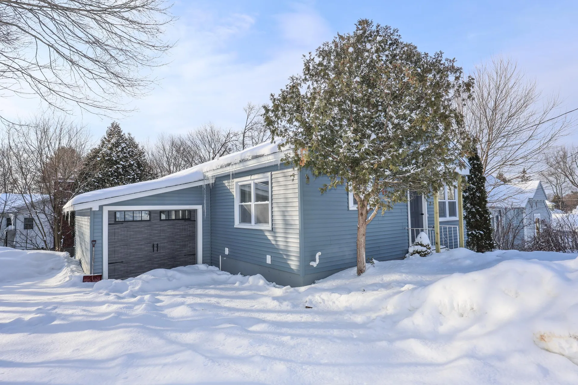 6 Mountain View Street Nashua NH 03060