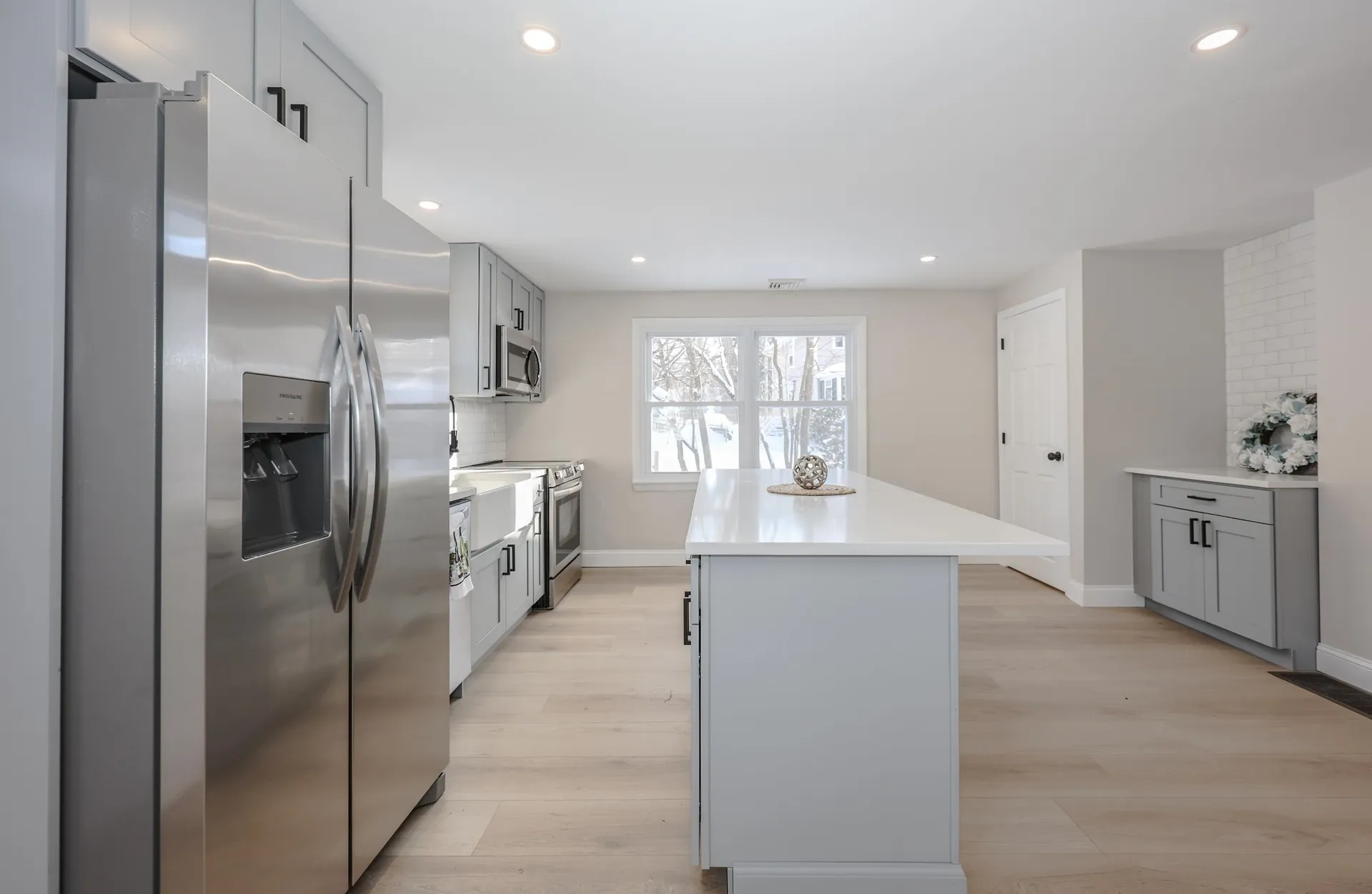 6 Mountain View Street Nashua NH 03060