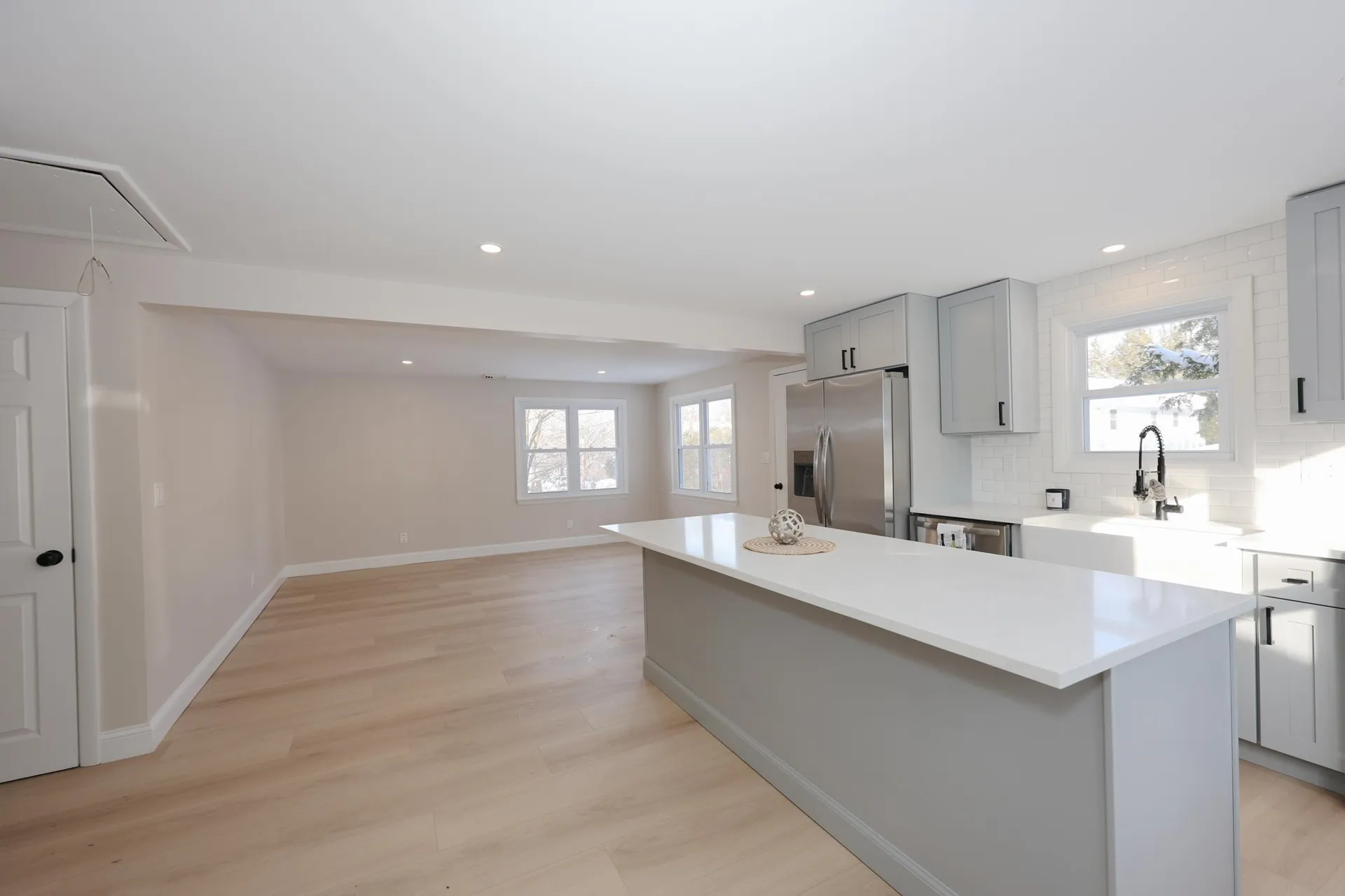 6 Mountain View Street Nashua NH 03060