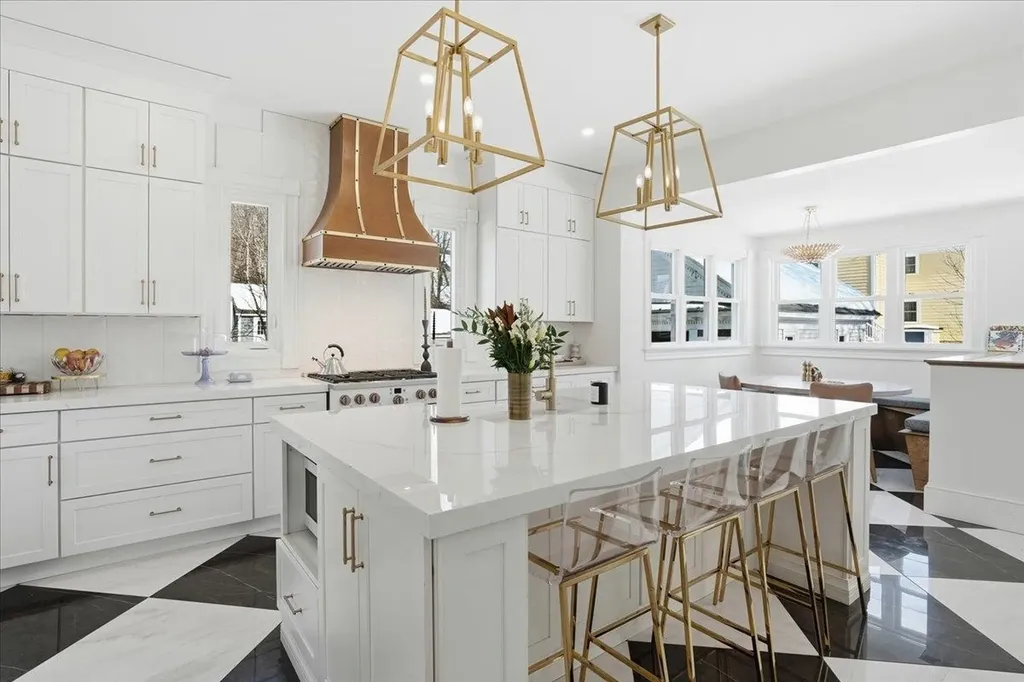 2159 Elm Street Manchester NH 03104