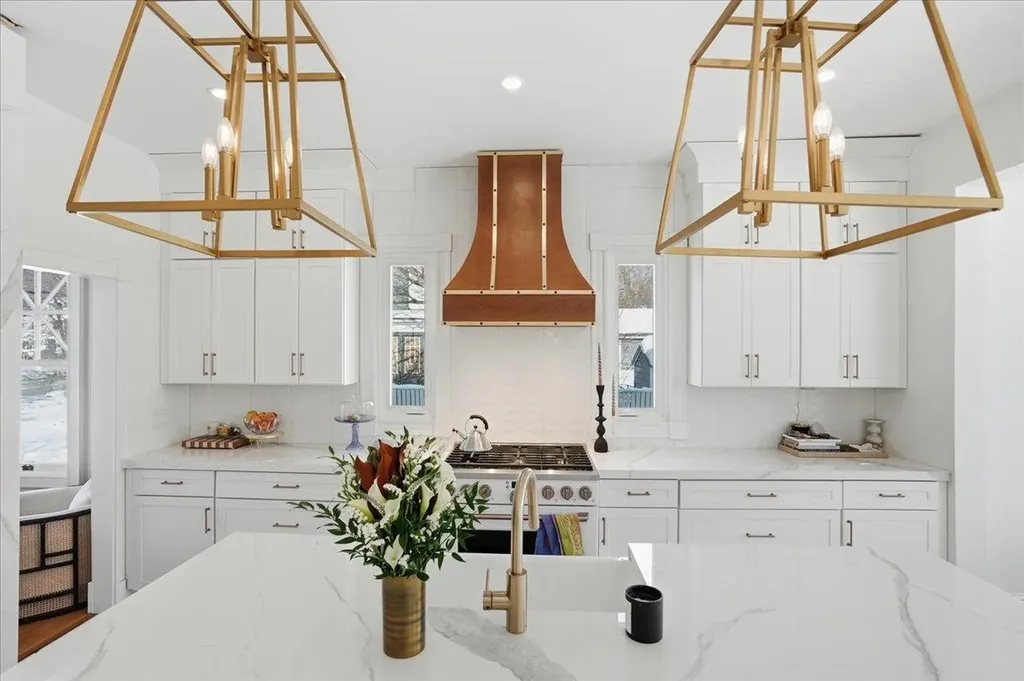 2159 Elm Street Manchester NH 03104