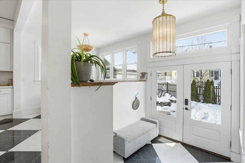 2159 Elm Street Manchester NH 03104