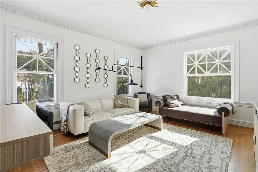 2159 Elm Street Manchester NH 03104