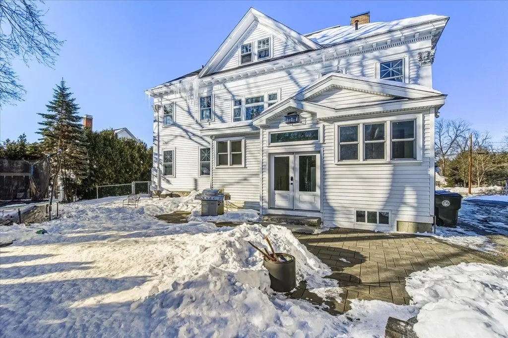 2159 Elm Street Manchester NH 03104