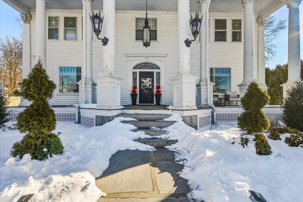 2159 Elm Street Manchester NH 03104