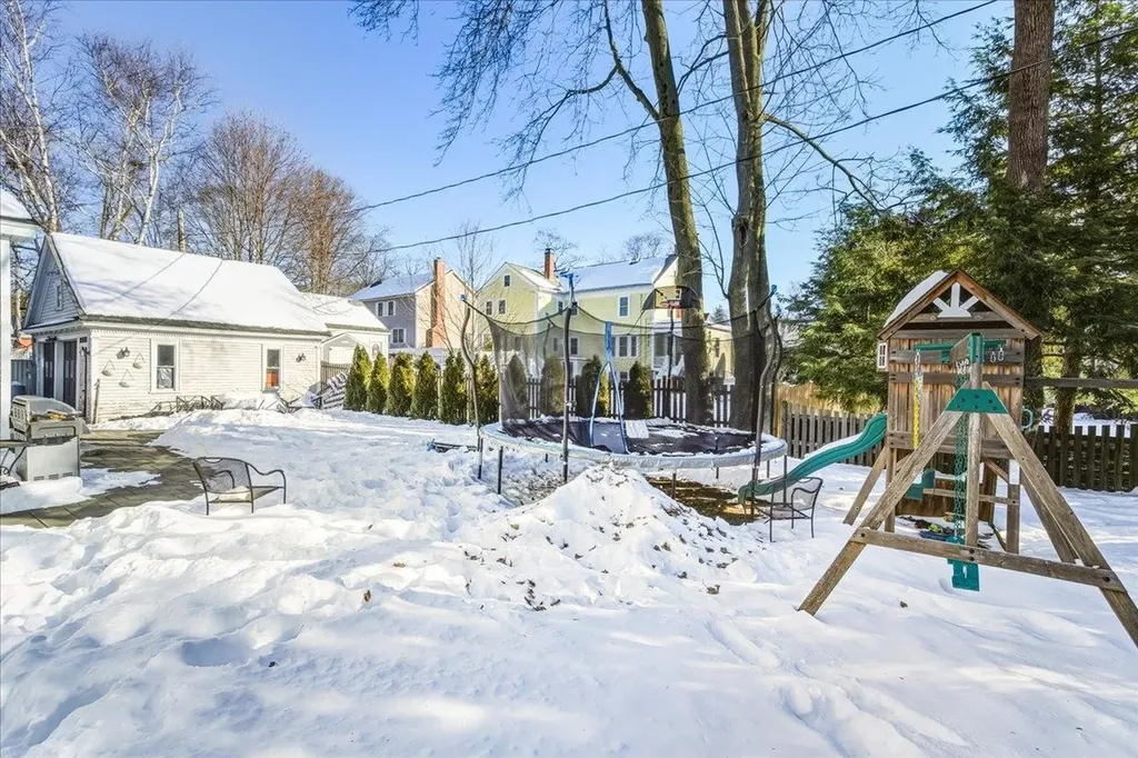 2159 Elm Street Manchester NH 03104