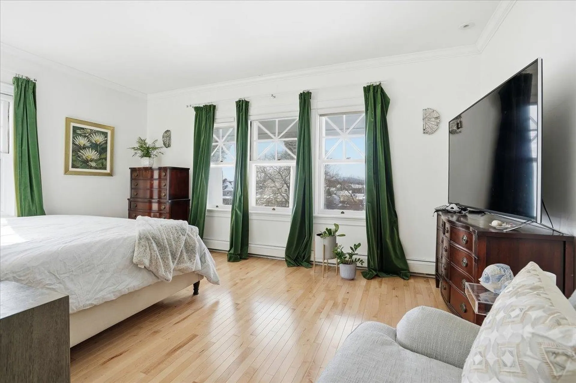 2159 Elm Street Manchester NH 03104