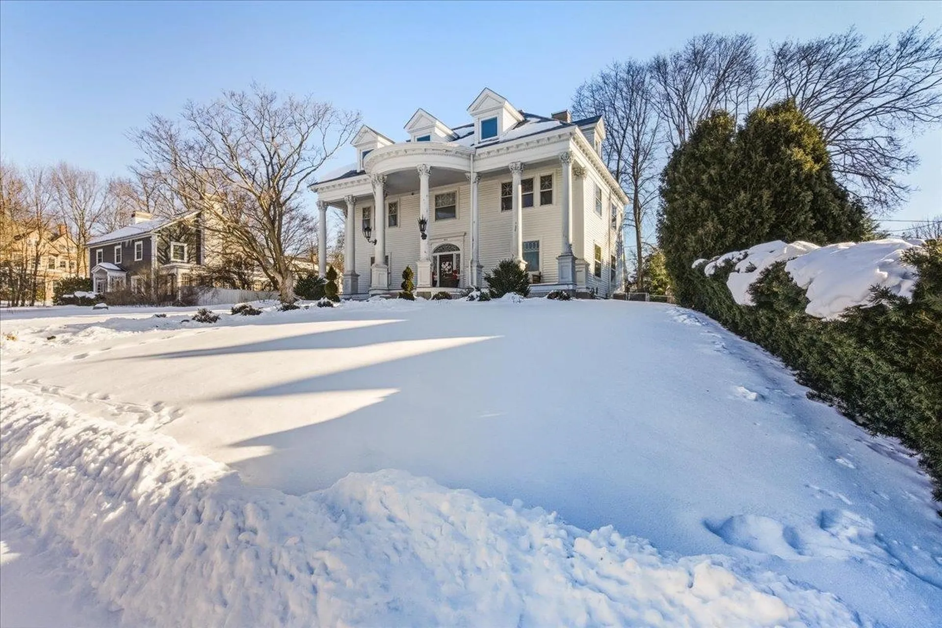 2159 Elm Street Manchester NH 03104