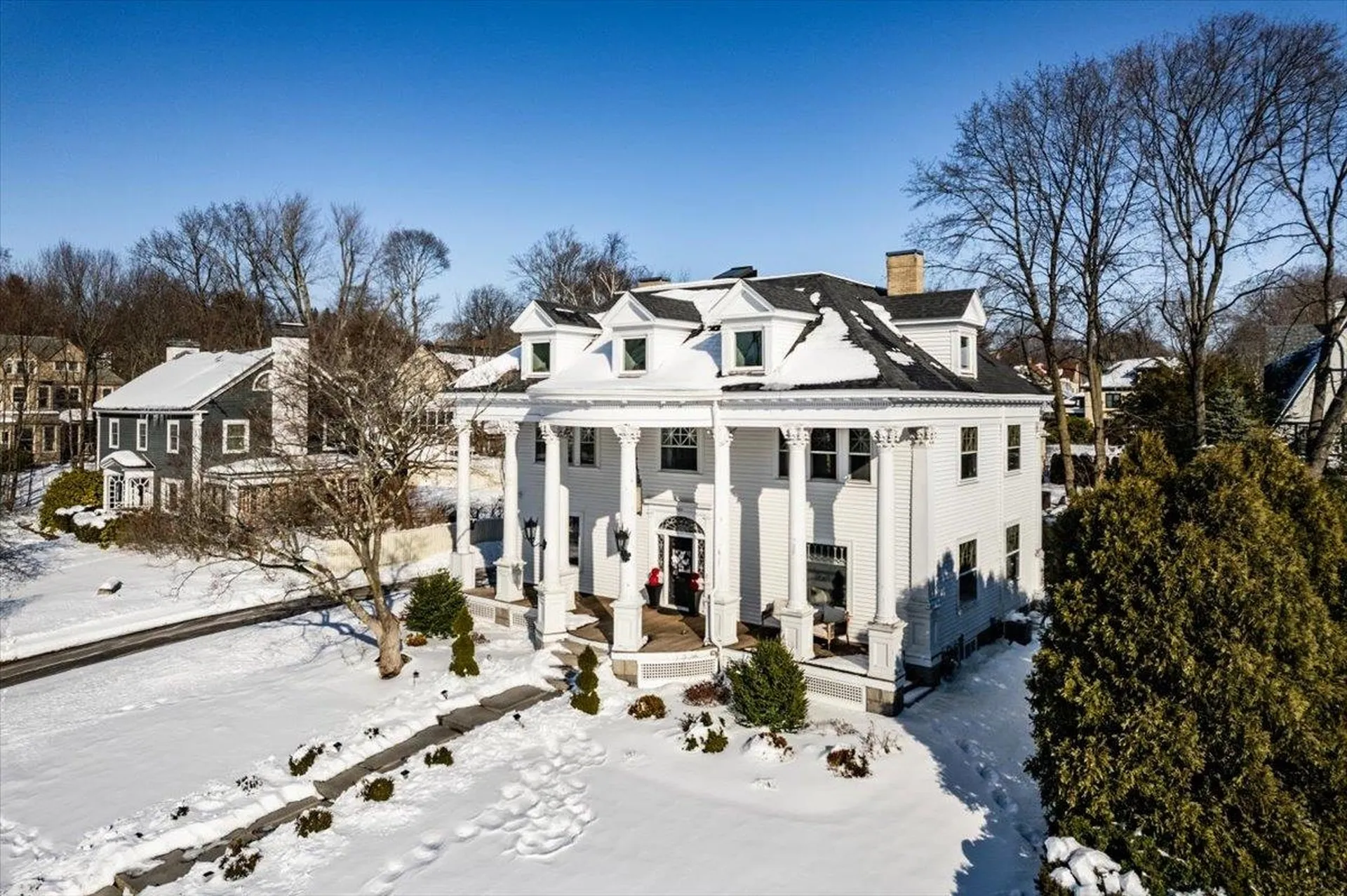 2159 Elm Street Manchester NH 03104