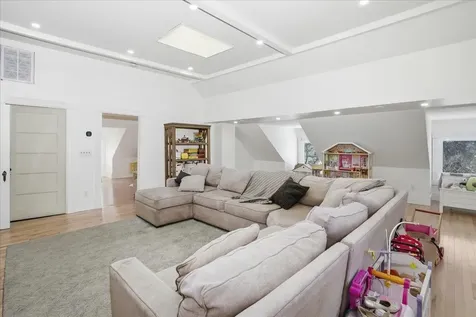 2159 Elm Street Manchester NH 03104