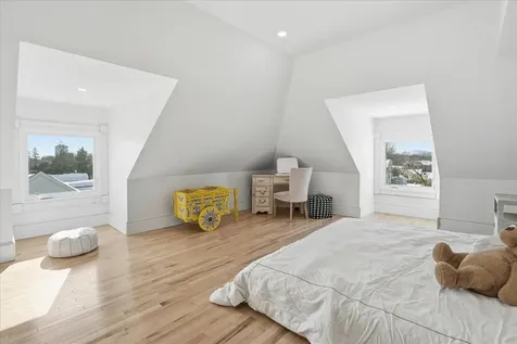 2159 Elm Street Manchester NH 03104