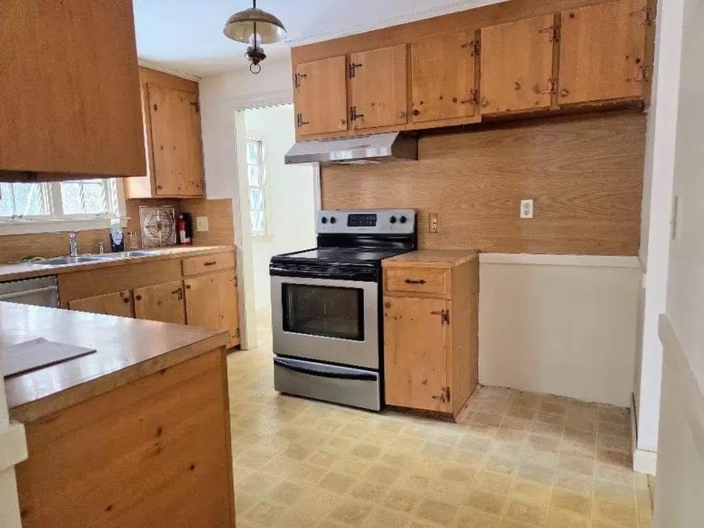 13 Birchdale Road Bow NH 03304