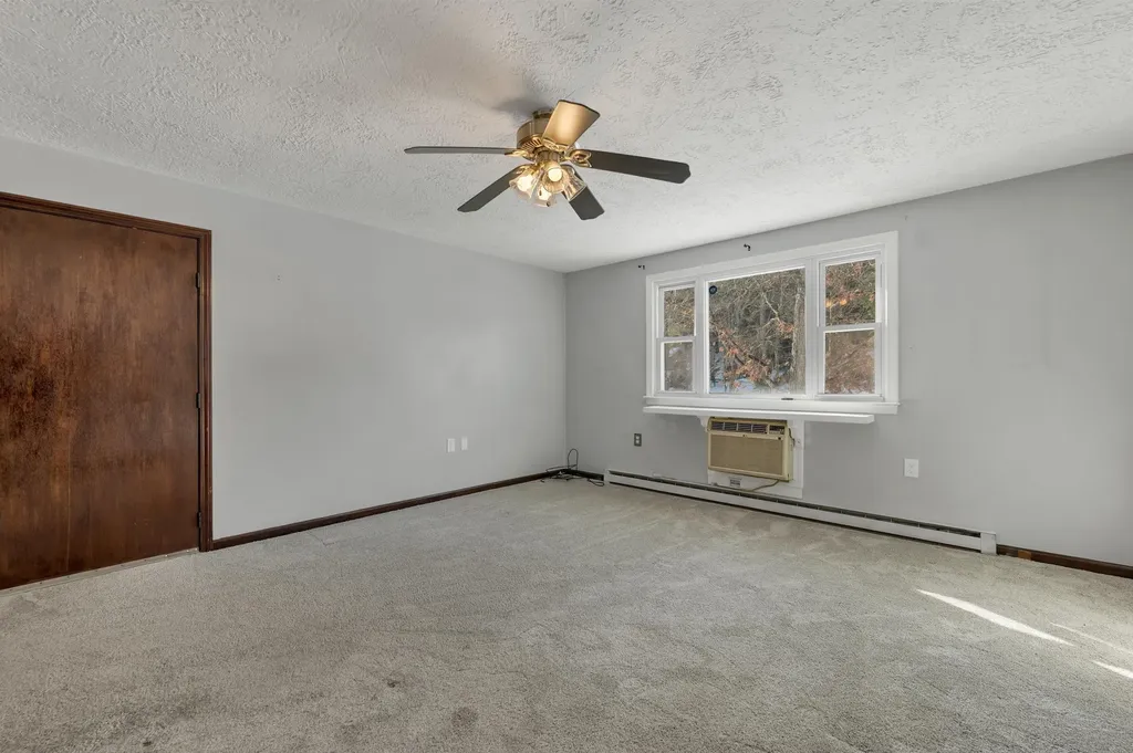 1102 Mammoth Road Pelham NH 03076