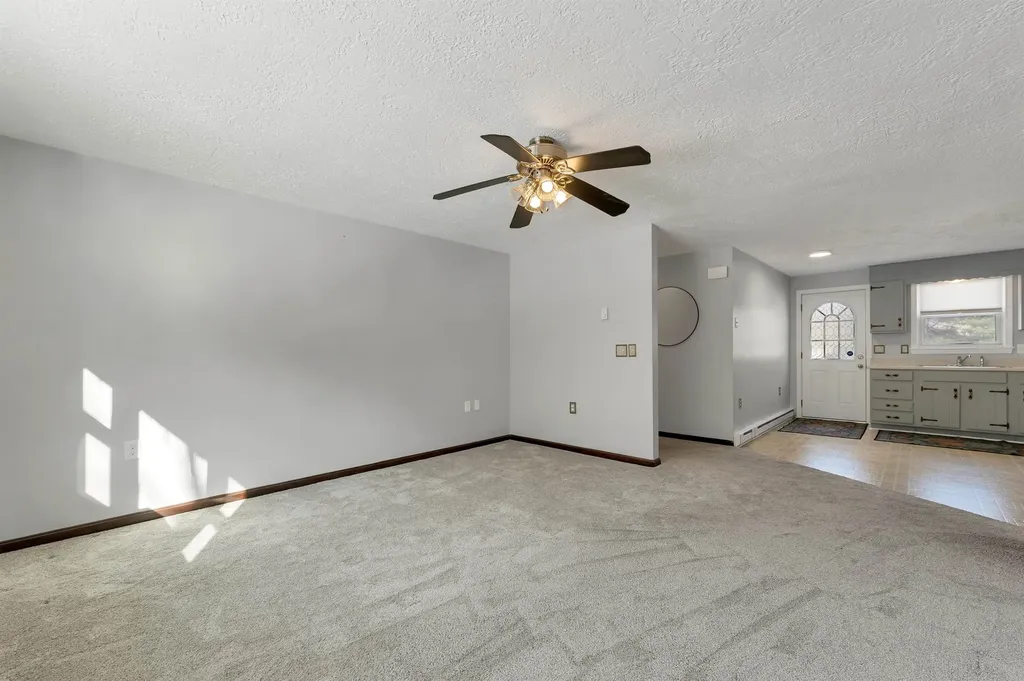 1102 Mammoth Road Pelham NH 03076