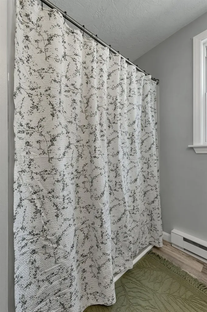 1102 Mammoth Road Pelham NH 03076