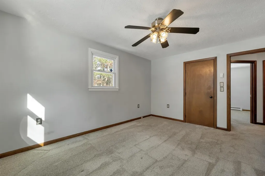 1102 Mammoth Road Pelham NH 03076