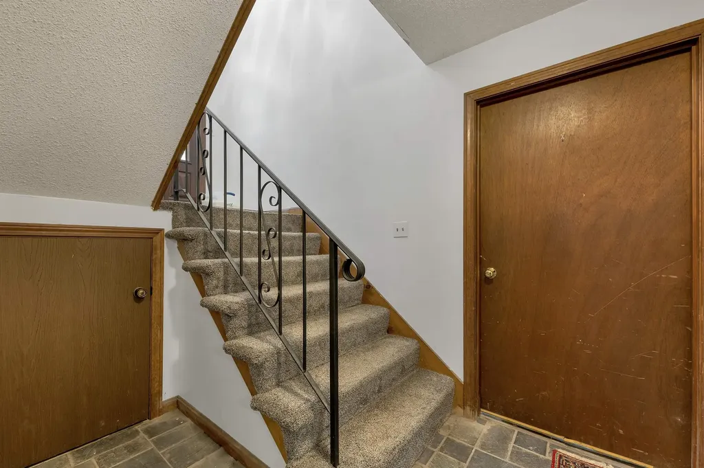 1102 Mammoth Road Pelham NH 03076