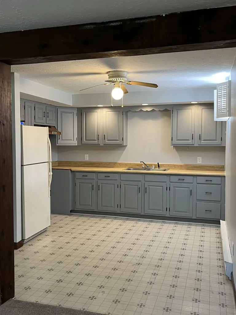 1102 Mammoth Road Pelham NH 03076