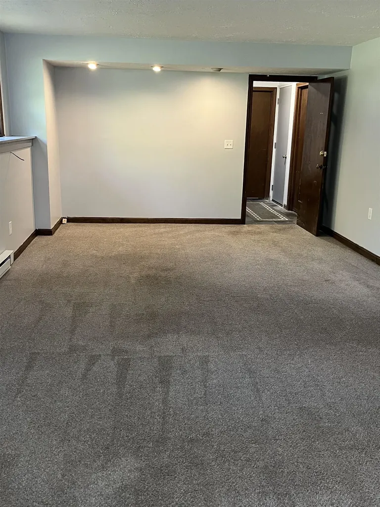 1102 Mammoth Road Pelham NH 03076