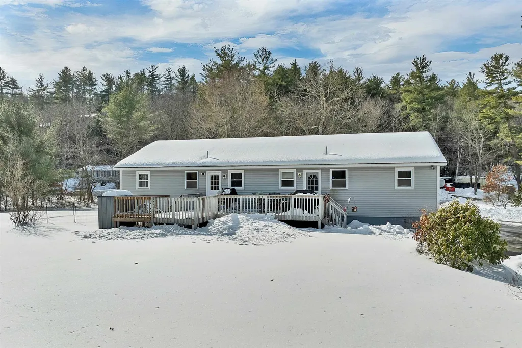 1102 Mammoth Road Pelham NH 03076