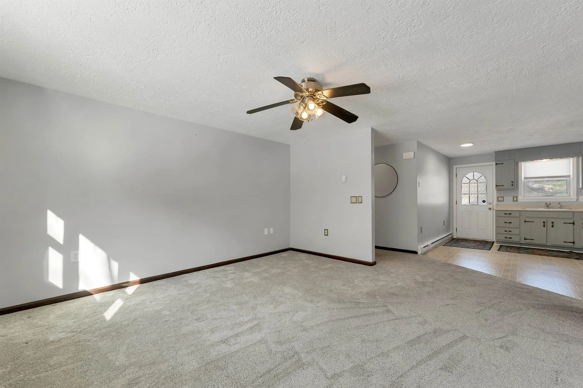 1102 Mammoth Road Pelham NH 03076