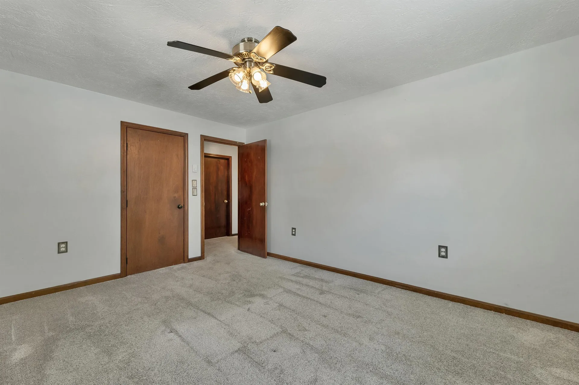 1102 Mammoth Road Pelham NH 03076