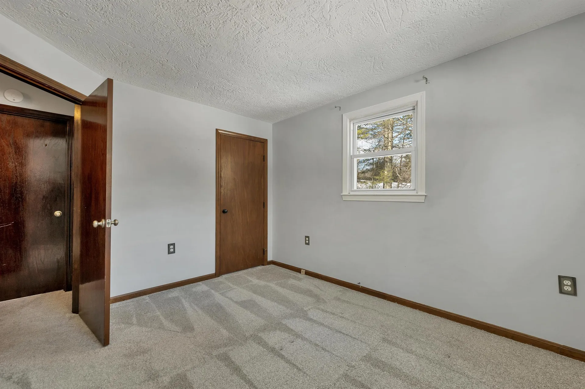 1102 Mammoth Road Pelham NH 03076