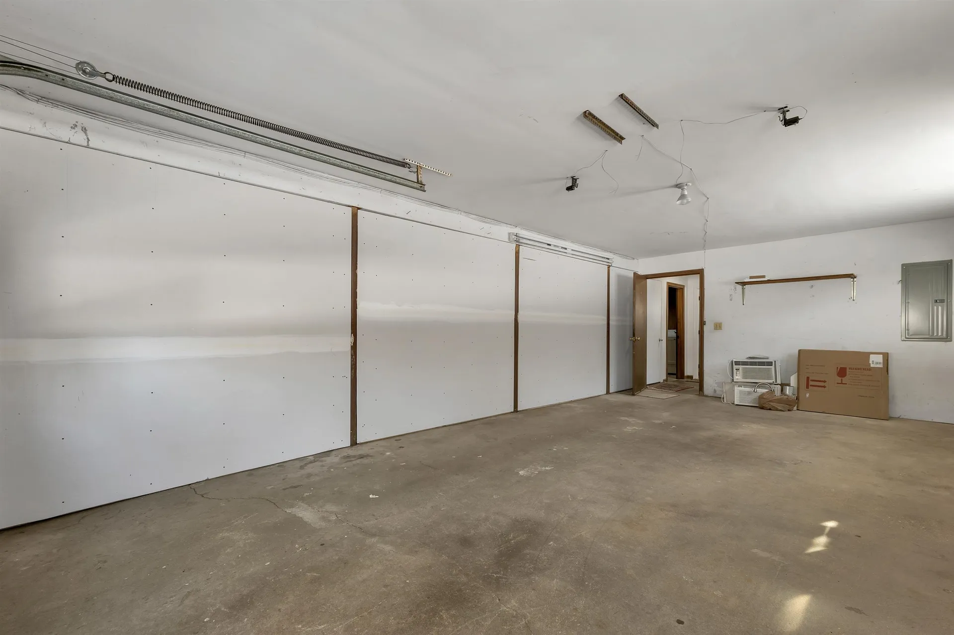 1102 Mammoth Road Pelham NH 03076