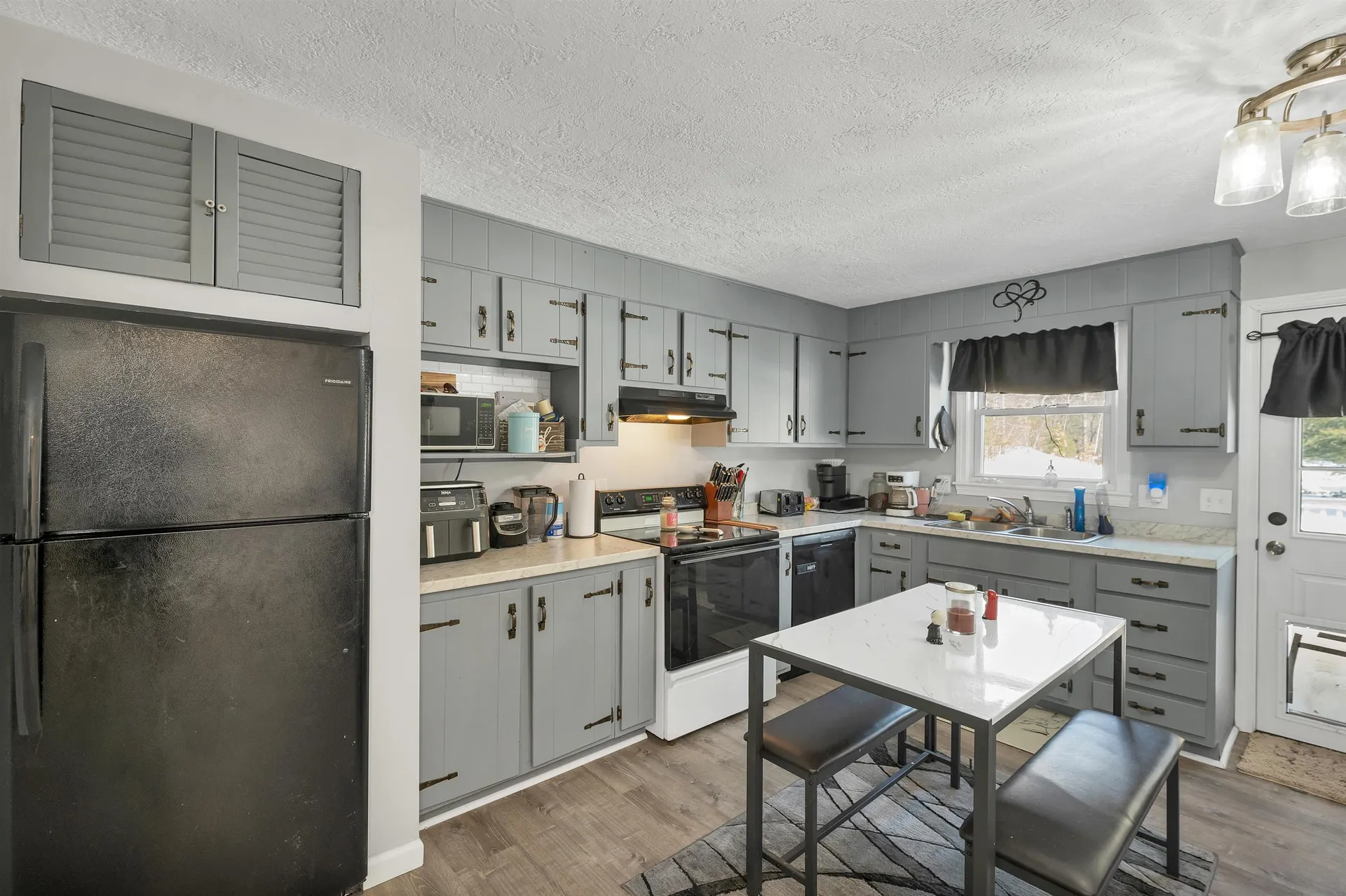 1102 Mammoth Road Pelham NH 03076