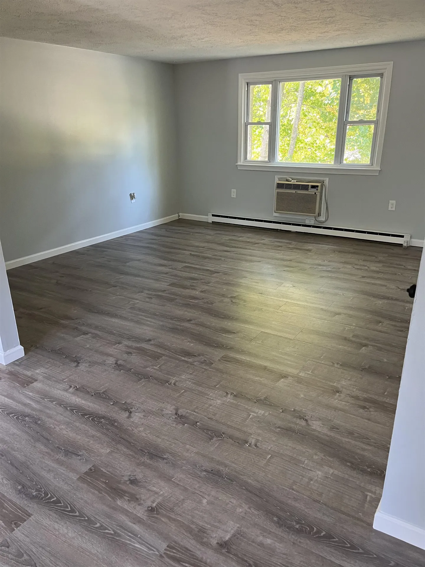 1102 Mammoth Road Pelham NH 03076