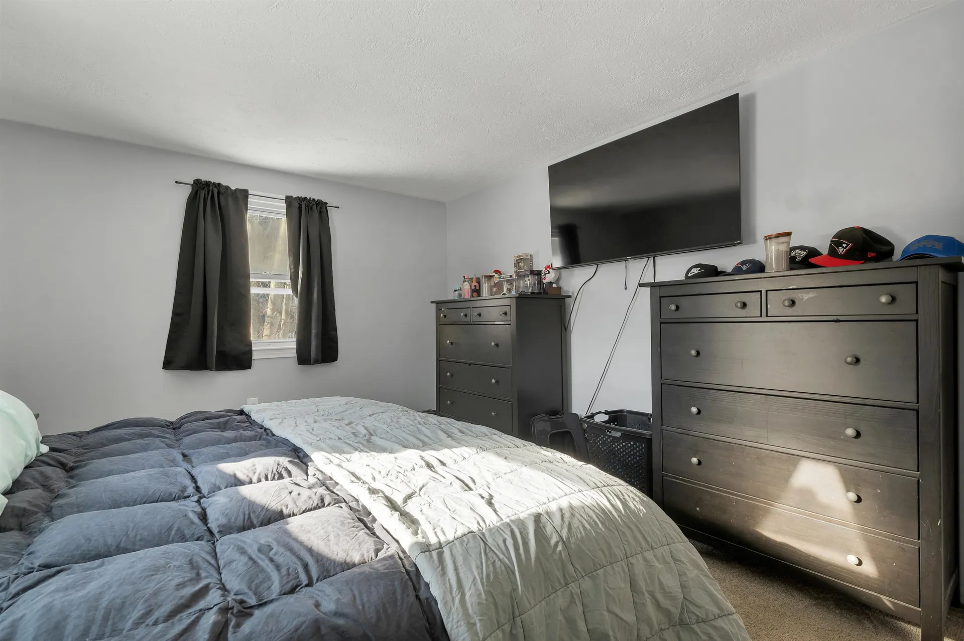 1102 Mammoth Road Pelham NH 03076