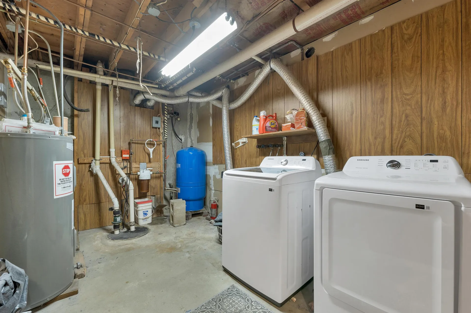 1102 Mammoth Road Pelham NH 03076