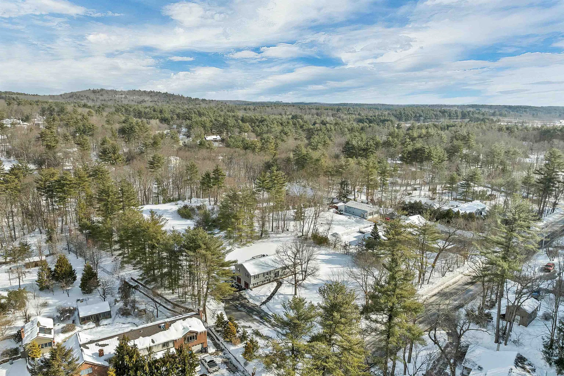 1102 Mammoth Road Pelham NH 03076