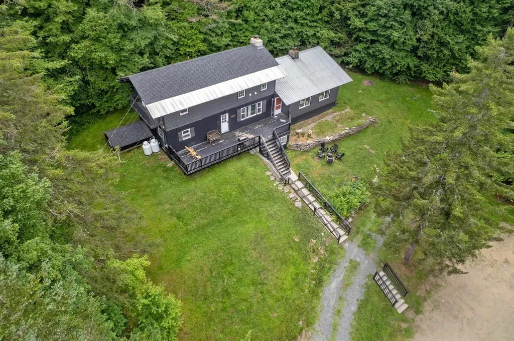 11 Waldwinkle Road Dover VT 05356