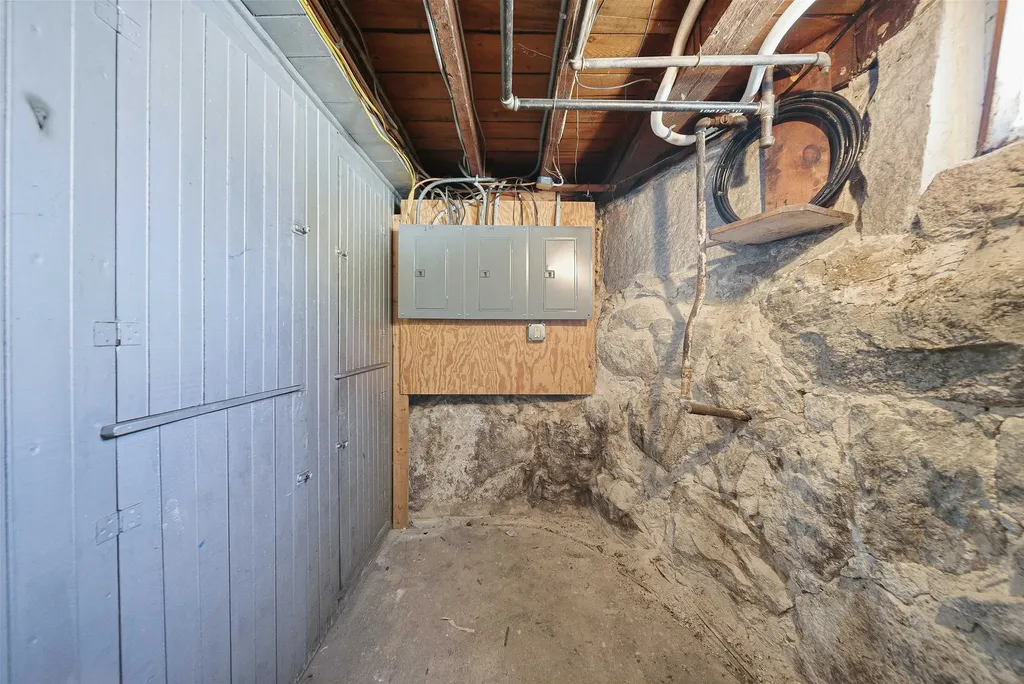 253 Walnut Street Manchester NH 03104