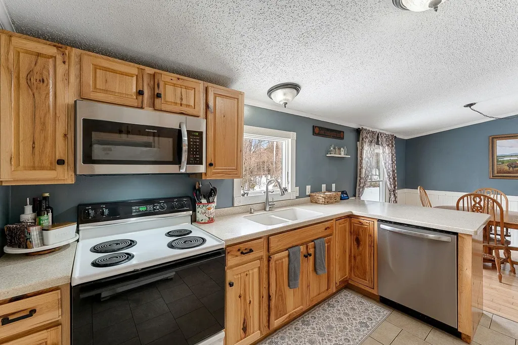 11 Beach Road Milton VT 05468