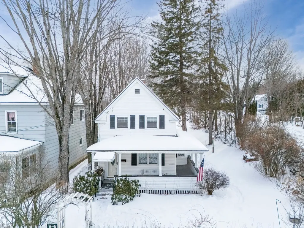 13 2nd Street Gorham NH 03581