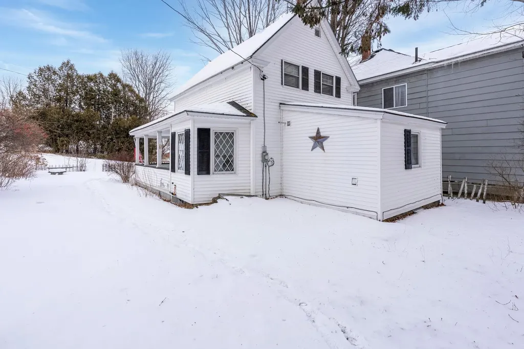 13 2nd Street Gorham NH 03581