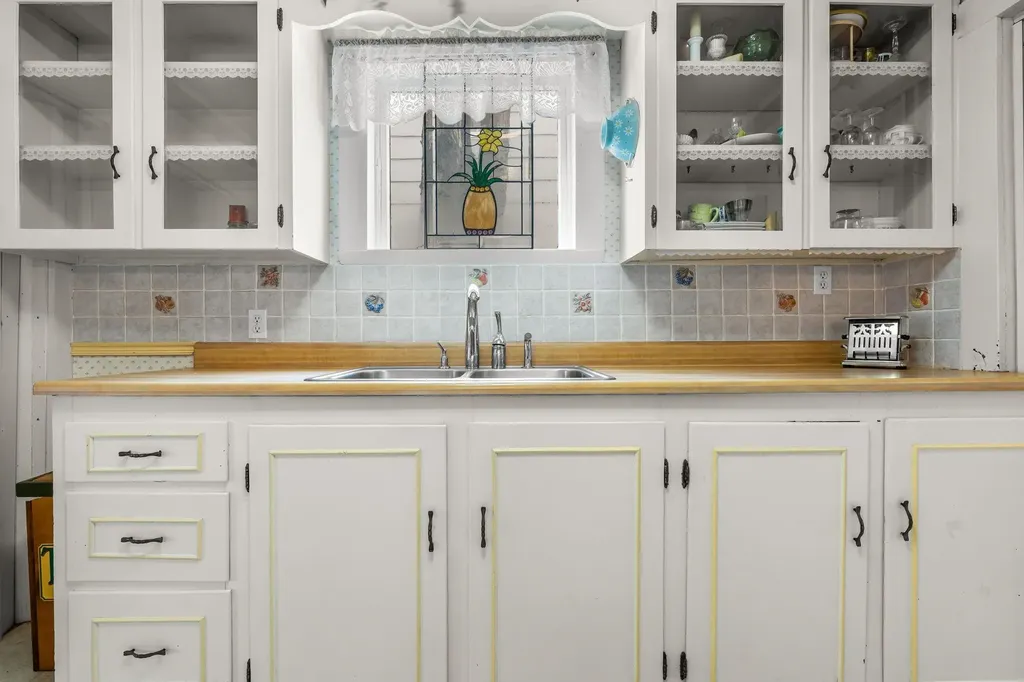 13 2nd Street Gorham NH 03581